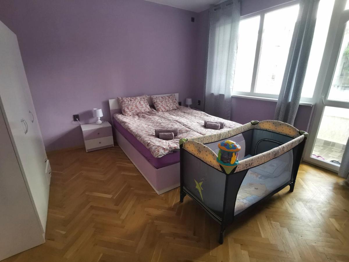 Апартамент За Нощувка, Център! Stara Zagora Buitenkant foto